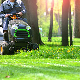 Self-Propelled Lawn Mower Maintenance & Troubleshooting Tips for Fall