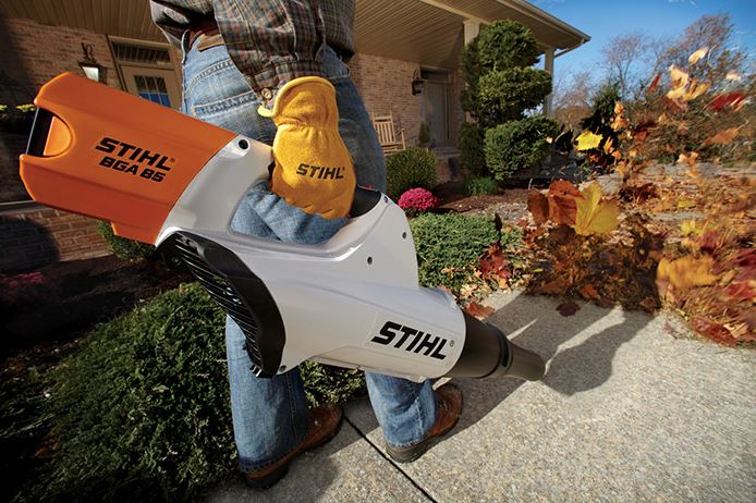 How to Repair a Leaf Blower 