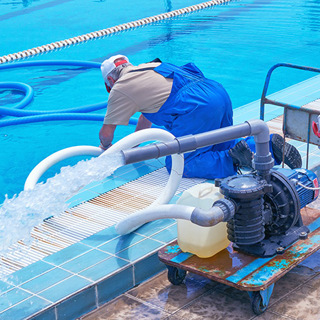 Testing Pool Water