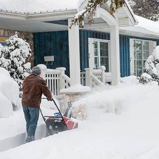 Removing Snow and Ice Off of Your Driveway